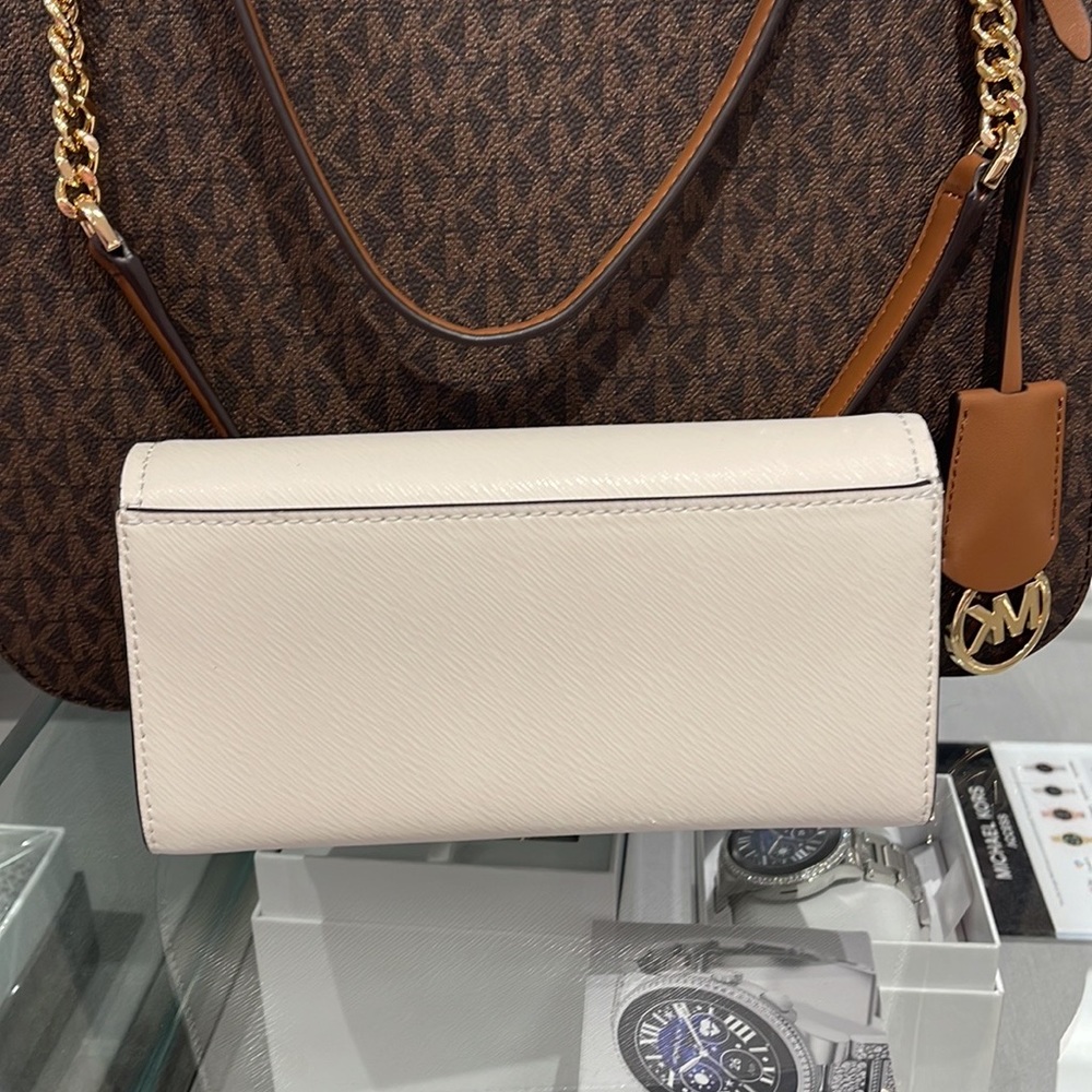 Michael Kors Mimi Large Saffiano Leather Bi-Fold Continental Wallet
Optic White - Picture 13 of 16